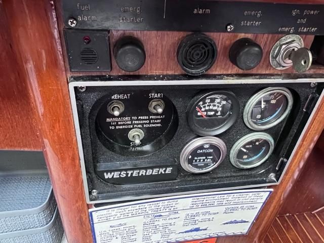 1984 Bristol 45.5 Center Cockpit