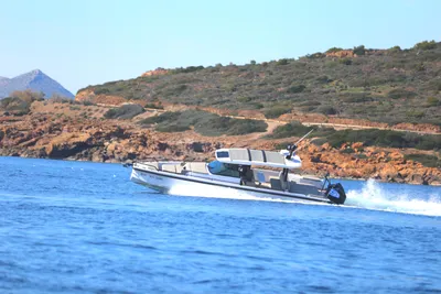 2023 Axopar 37 Sun Top (ST)