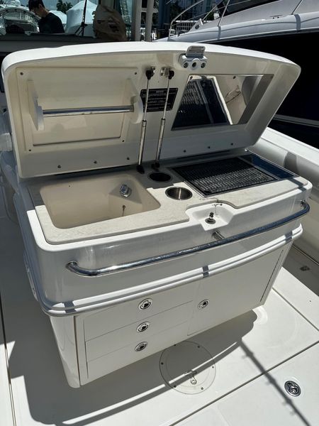 2011 Boston Whaler 320 Outrage