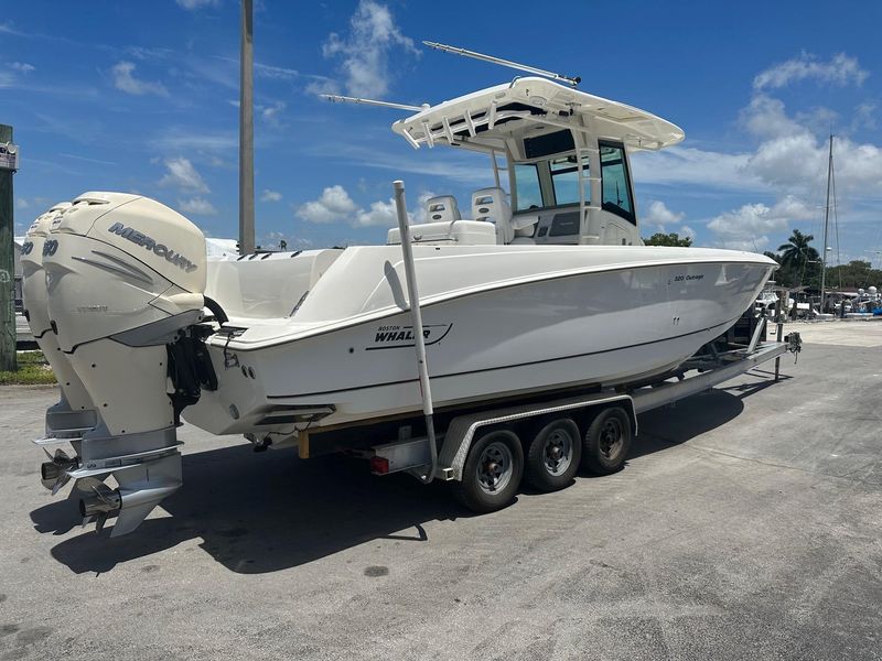 2011 Boston Whaler 320 Outrage