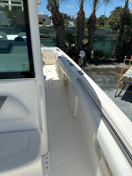 2011 Boston Whaler 320 Outrage