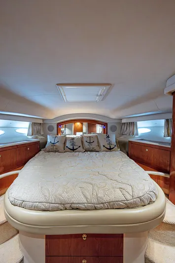 Feliz Dream Yacht Photos Pics Luxurious cabin interior of 2001 Sea Ray 400 Sedan Bridge yacht.
