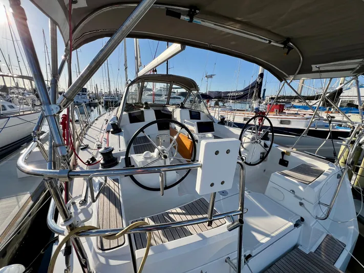Falkor Yacht Photos Pics 