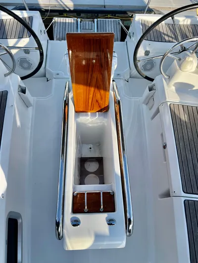 Falkor Yacht Photos Pics 