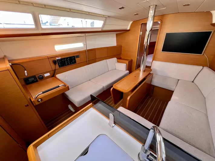 Falkor Yacht Photos Pics 