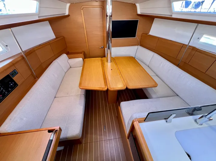 Falkor Yacht Photos Pics 