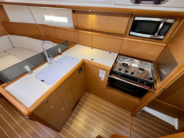 Falkor Yacht Photos Pics 