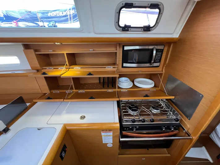 Falkor Yacht Photos Pics 