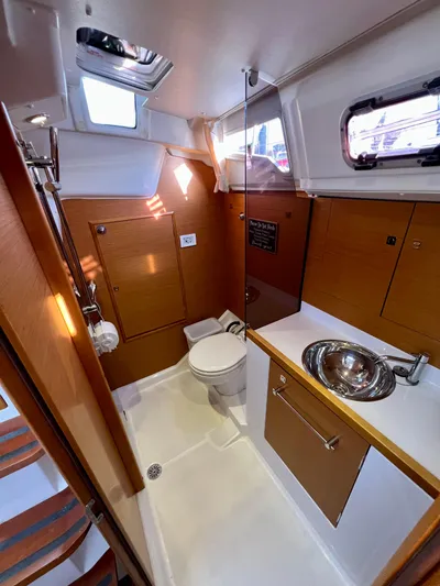 Falkor Yacht Photos Pics 