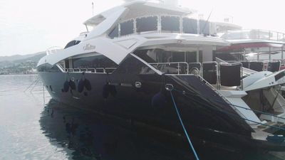 Yacht
