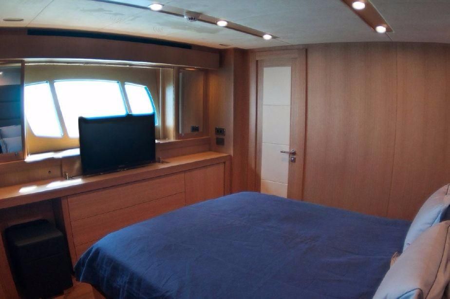 2011 Sunseeker 115 