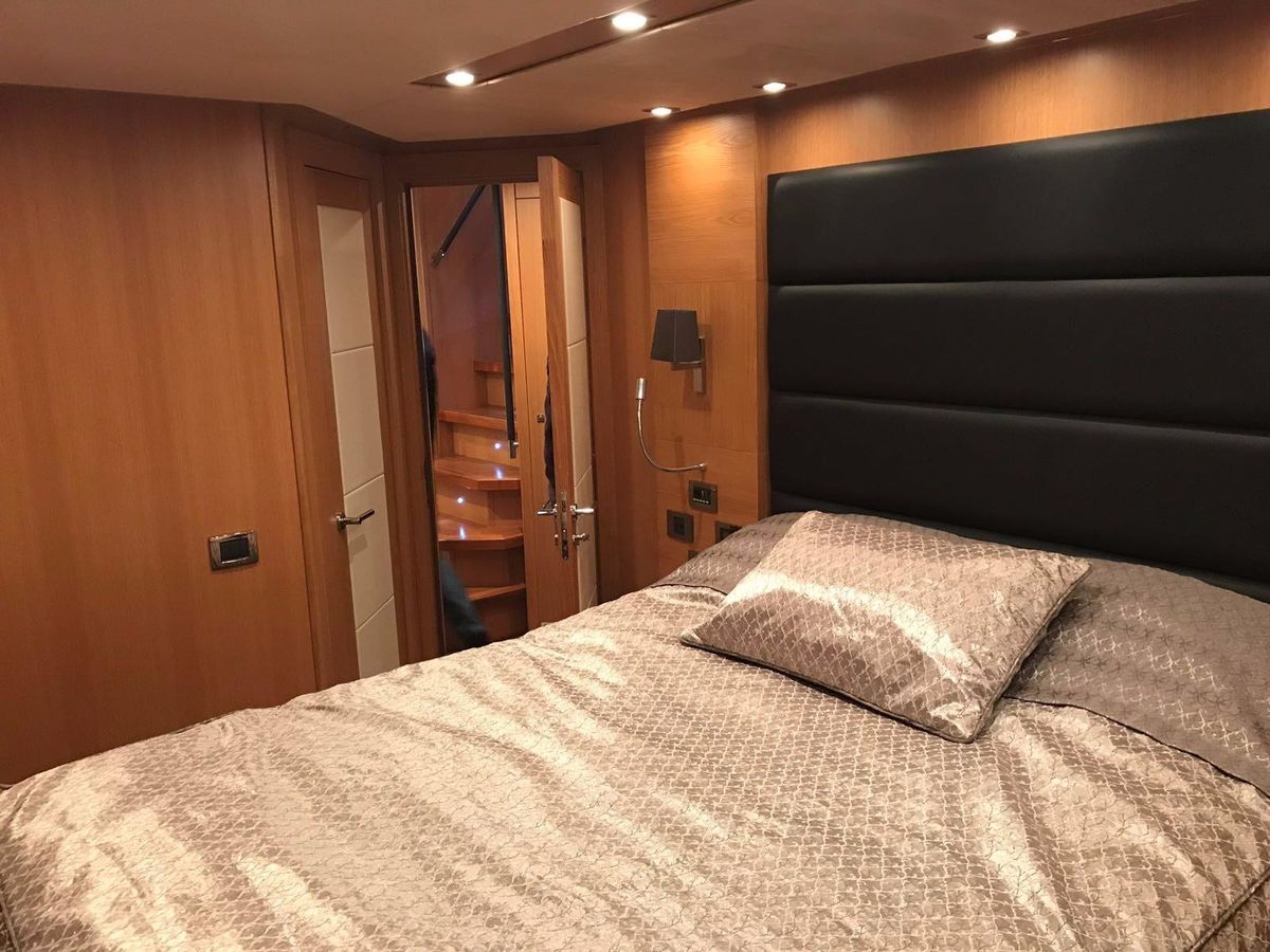 2011 Sunseeker 115 
