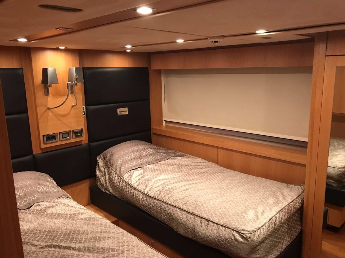 2011 Sunseeker 115 