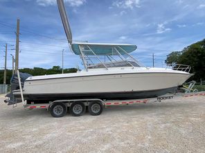 Contender 35 Side Console