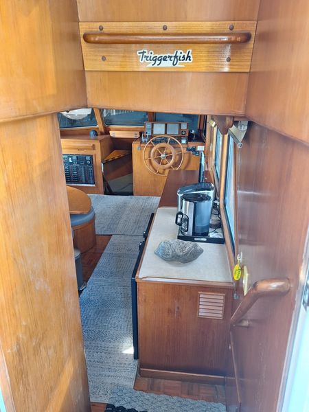 1998 DeFever Cockpit Motor Yacht