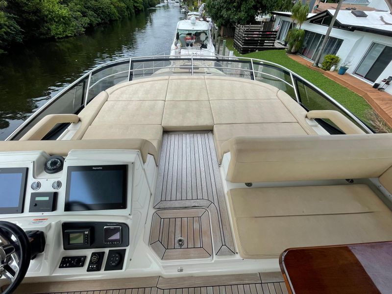 2015 Sea Ray L650 Fly