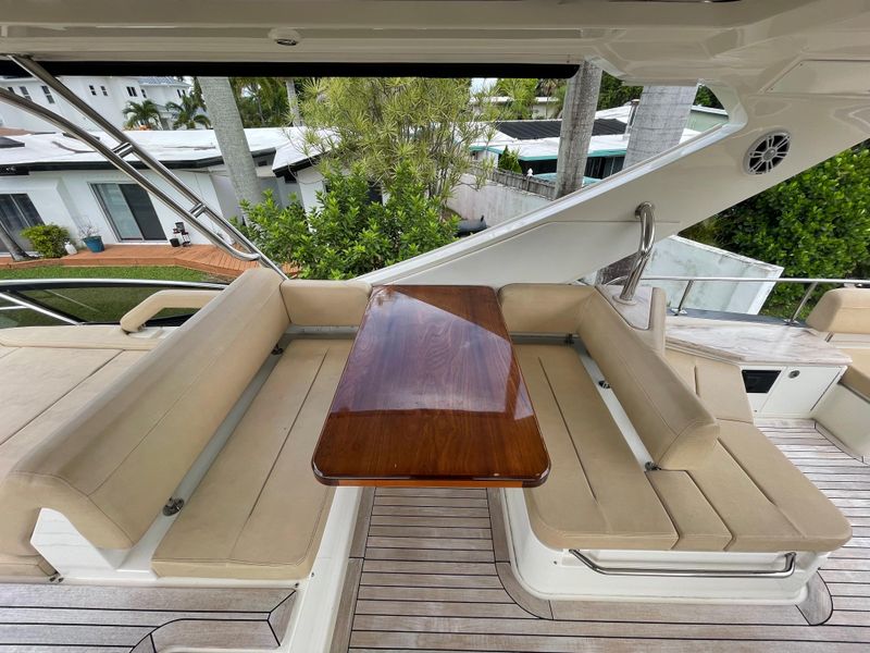 2015 Sea Ray L650 Fly