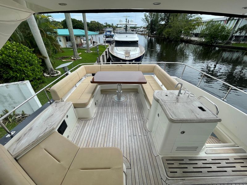 2015 Sea Ray L650 Fly