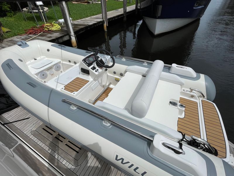 2015 Sea Ray L650 Fly