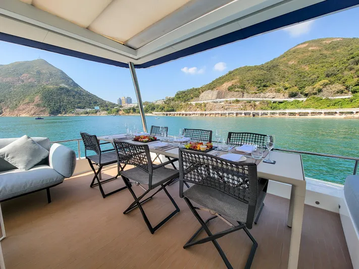  Yacht Photos Pics Lagoon Sixty 7 - Flybridge