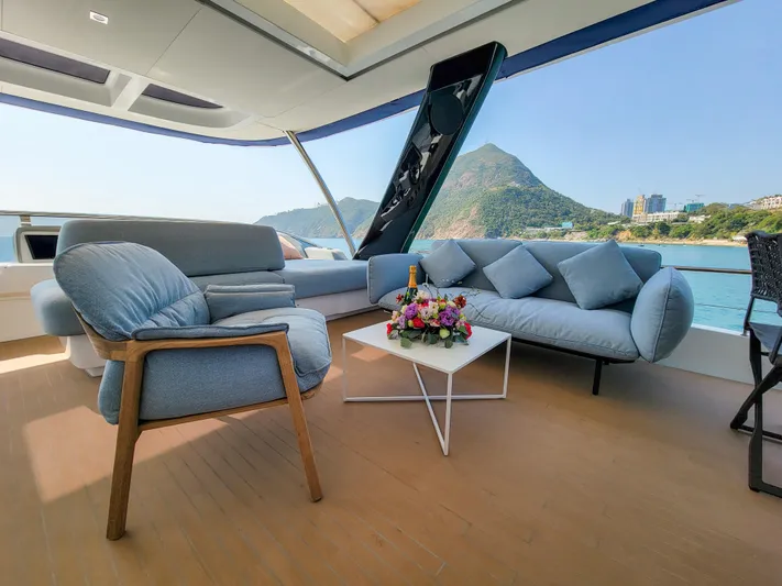  Yacht Photos Pics Lagoon Sixty 7 - Flybridge