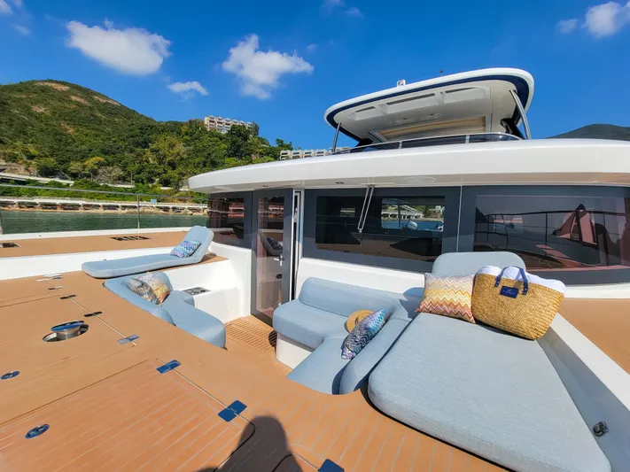  Yacht Photos Pics Lagoon Sixty 7 - Front Cockpit