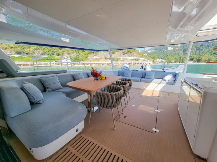  Yacht Photos Pics Lagoon Sixty 7 - Aft Cockpit