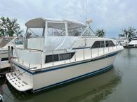 1985 Chris-Craft Catalina 381