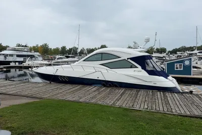 Cruisers Yachts 540 Sports Coupe