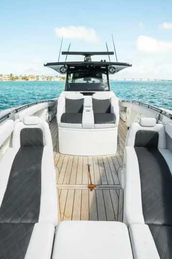 Lovin Life Yacht Photos Pics 2020 HCB 53 Suenos 'Lovin Life'
