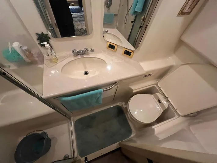 Maxxed Out Yacht Photos Pics 