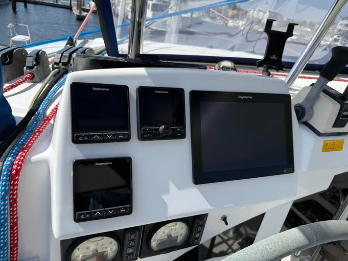 L Aventure Yacht Photos Pics 