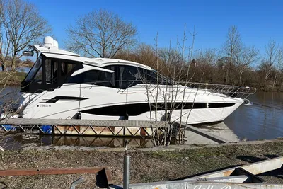 Galeon 425 HTS