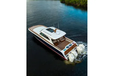 Front Runner 43 HTX Catamaran