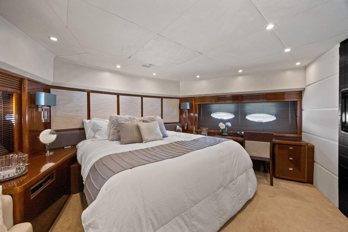 2010 Princess 95 