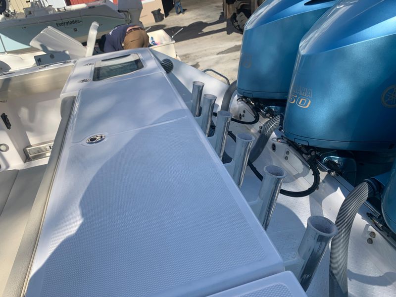 2019 Everglades 435CC