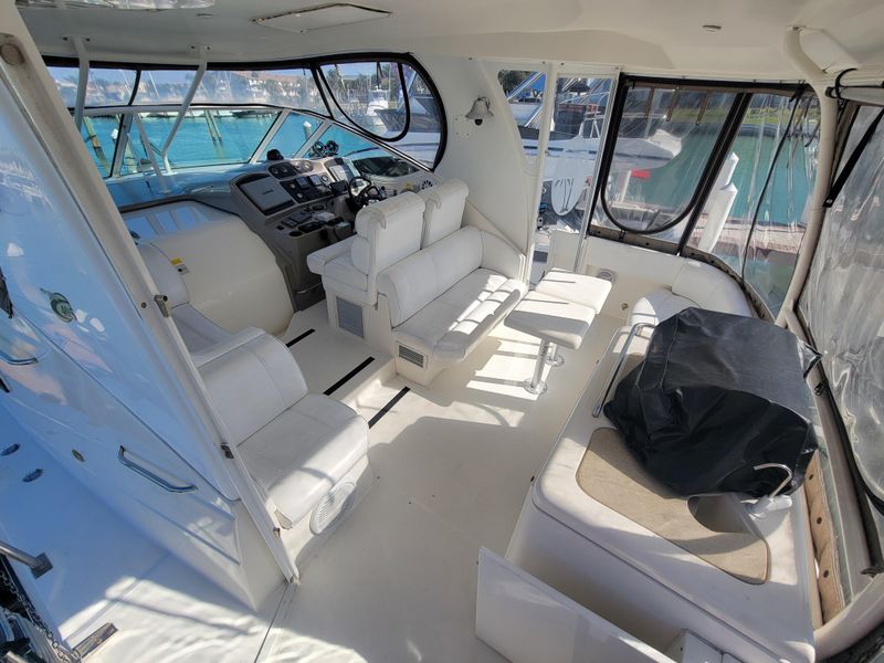 2004 Cruisers Yachts 405