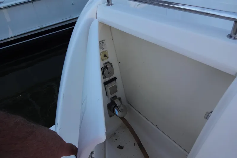 Lit Up Yacht Photos Pics 2007 Meridian 459 yacht power connections and fittings on deck.