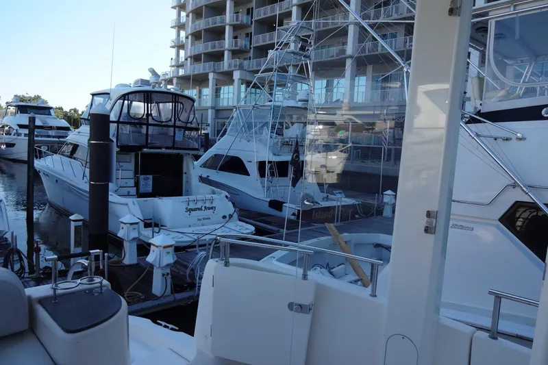 Lit Up Yacht Photos Pics Boats docked at a marina, featuring a 2007 Meridian 459 yacht.