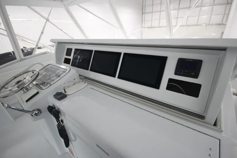 Rollwind Yacht Photos Pics 