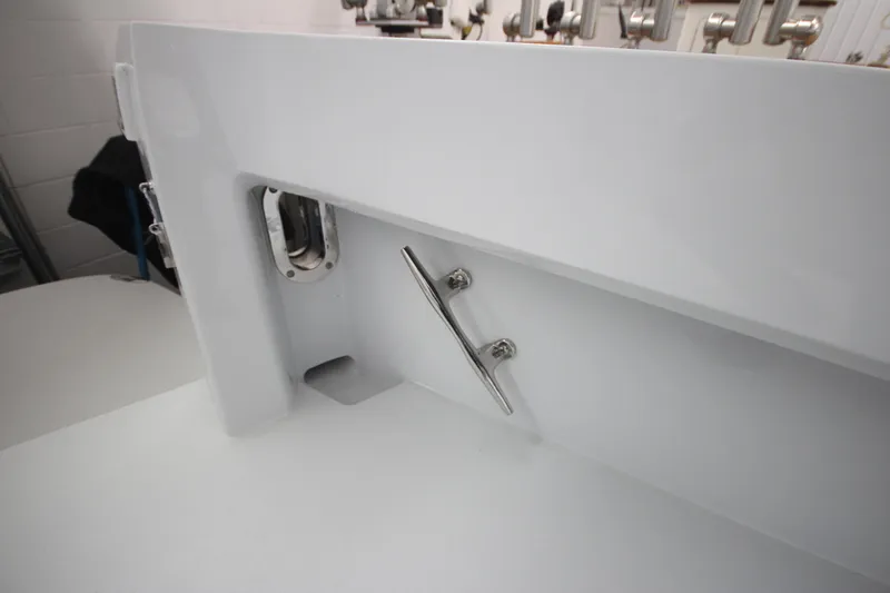 Rollwind Yacht Photos Pics Hatteras 55 Convertible 2001 boat detail with cleat and fittings.