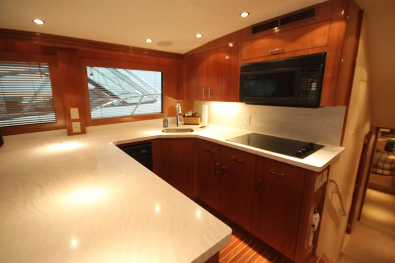 Rollwind Yacht Photos Pics 