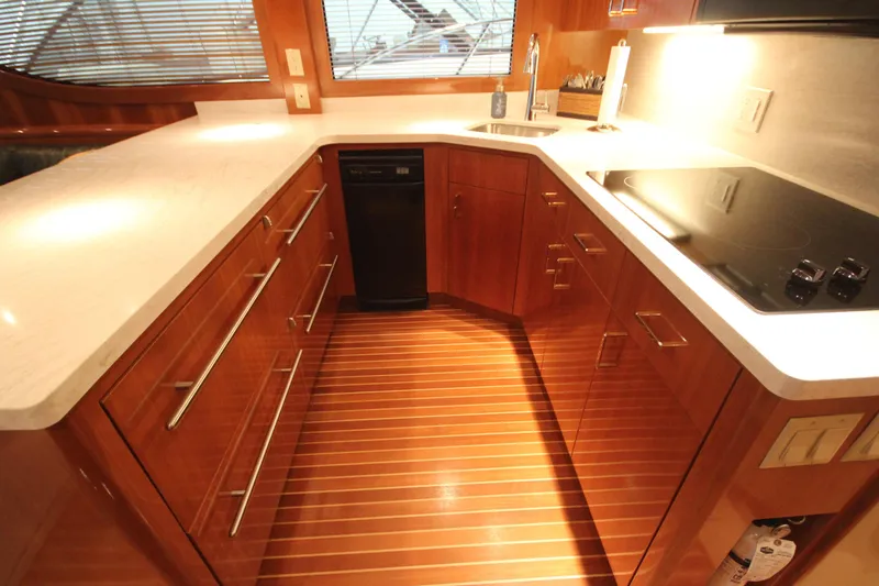 Rollwind Yacht Photos Pics 