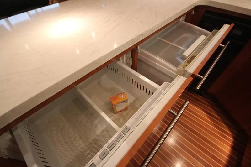 Rollwind Yacht Photos Pics 