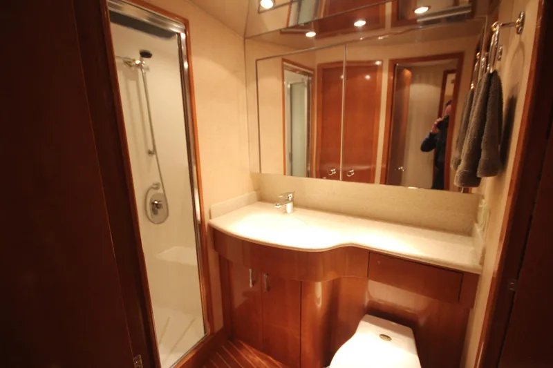 Rollwind Yacht Photos Pics 