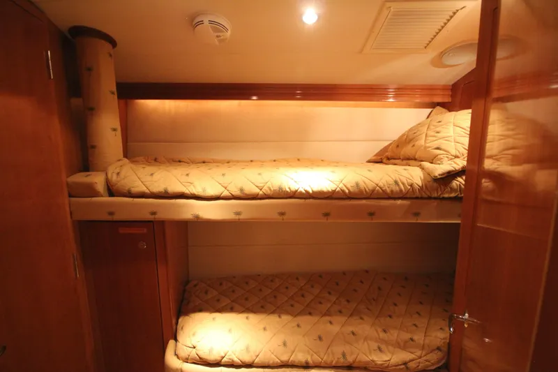 Rollwind Yacht Photos Pics 