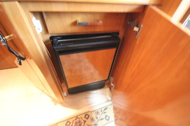 Rollwind Yacht Photos Pics 