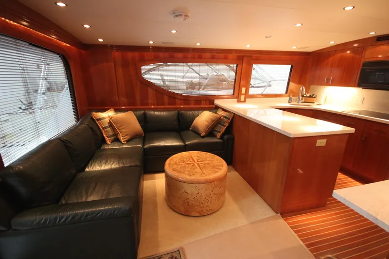 Rollwind Yacht Photos Pics 