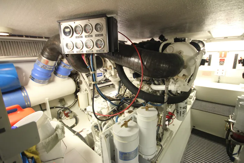 Rollwind Yacht Photos Pics 