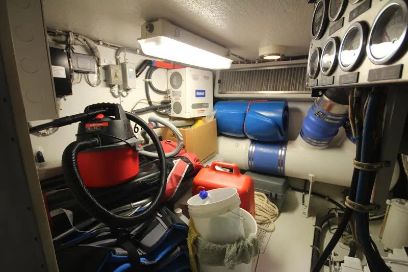 Rollwind Yacht Photos Pics 